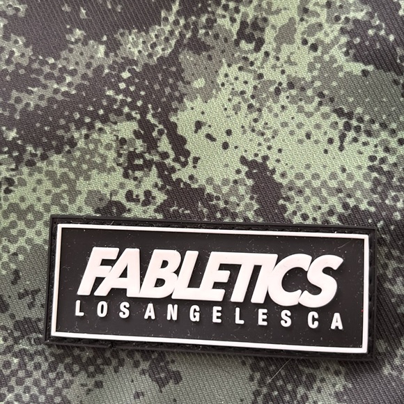 Fabletics Belt Bag NWT SALE - Picture 2 of 8